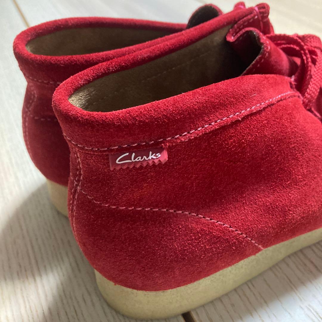 Clarks レッド スエード ハイカットシューズ