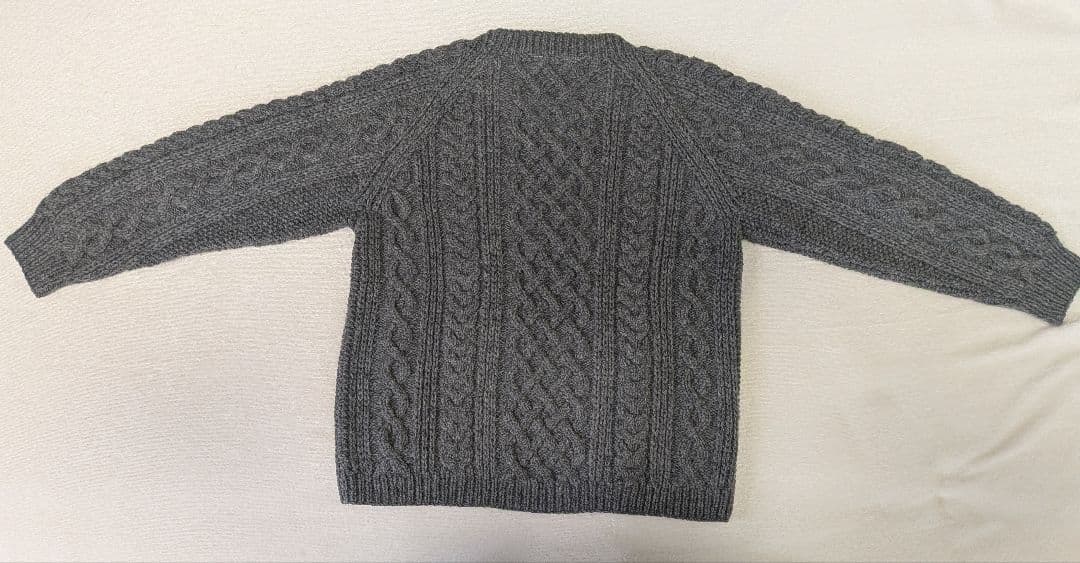 Inverallan グレー ケーブルニットセーター