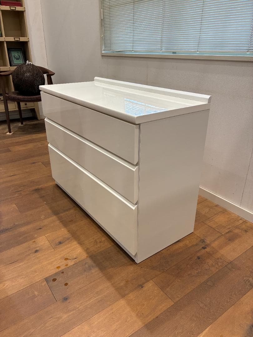 新井家具　ホワイト 3段ローチェスト　美品