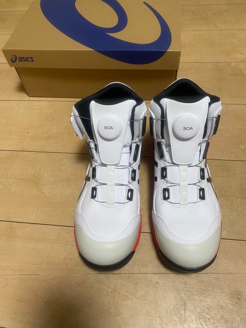 ASICS WINJOB CP304 BOA ホワイト/ブラック 26.5cm