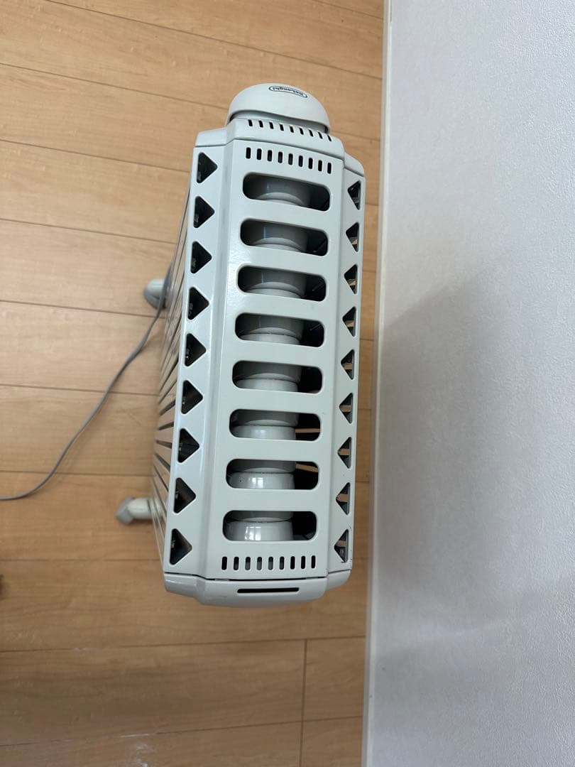 デロンギ　オイルヒーター　D091549EFS