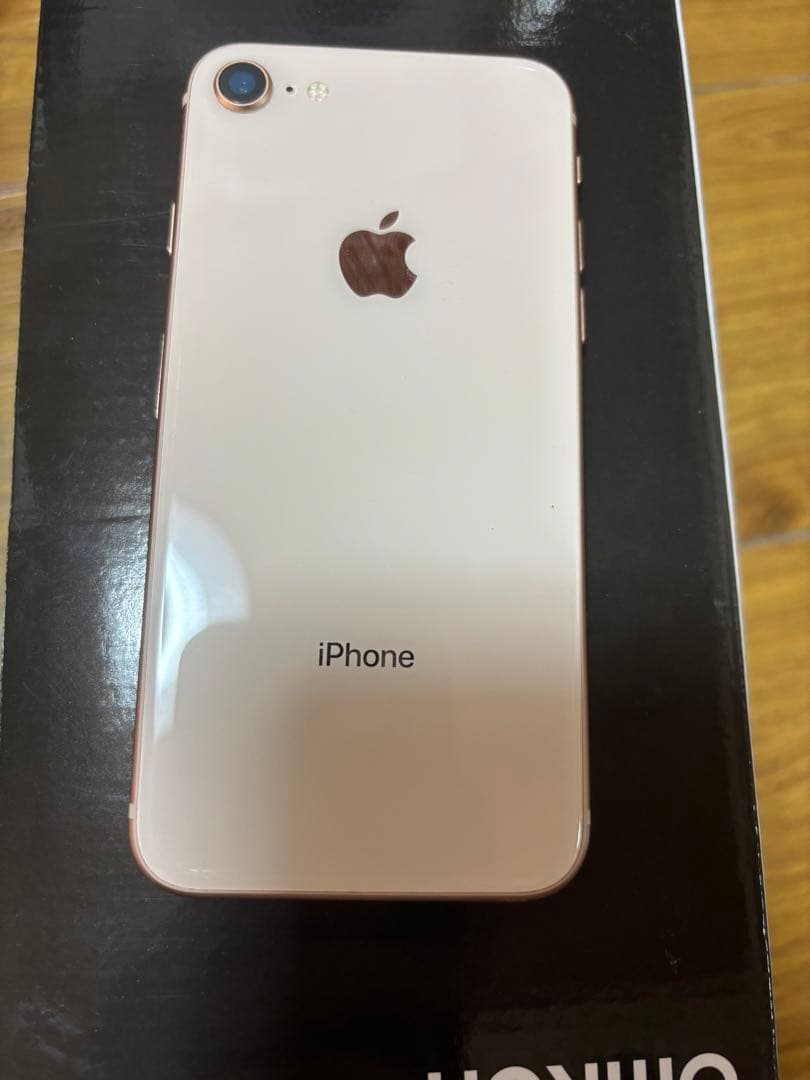 美品)))Apple iPhone 8 ゴールド 本体