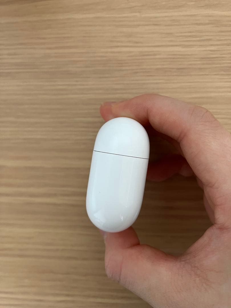 AirPods Pro 第2世代ケースA2968と右耳A3047