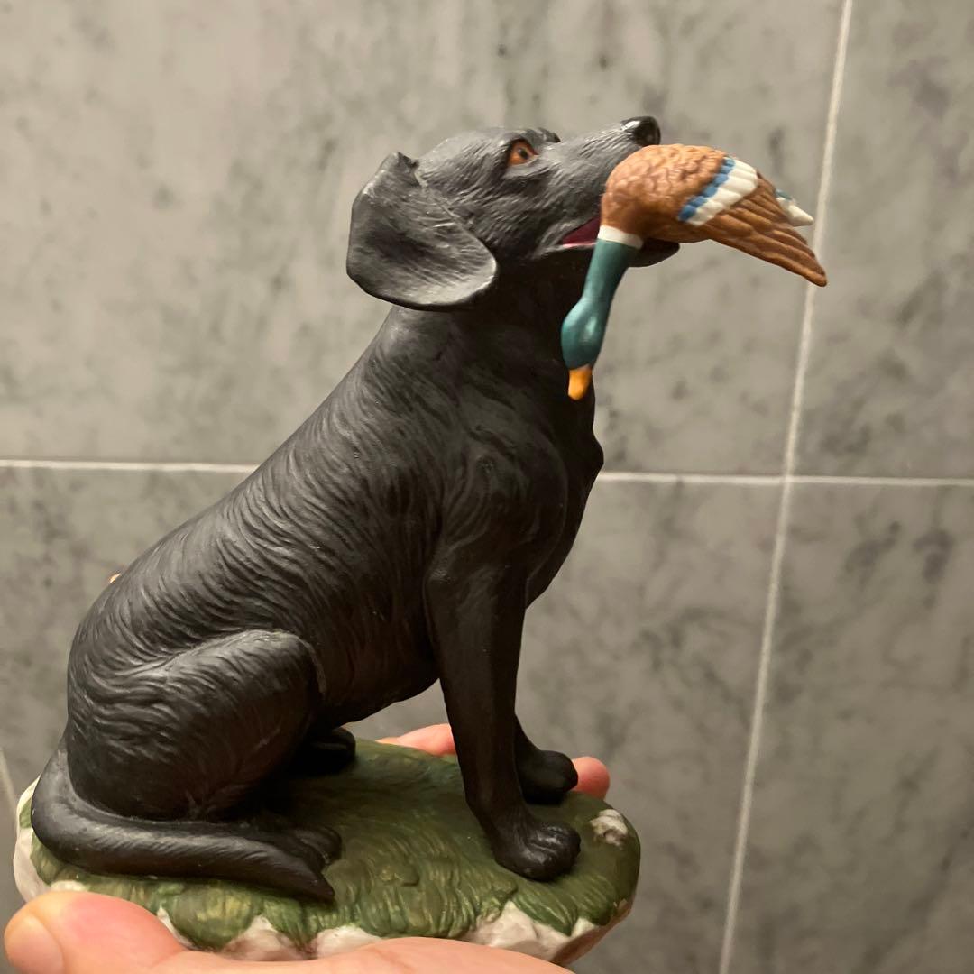 アメリカ80年代手描きの瞳が美しく誇らしげに鴨を咥えるラブラドールレトリバー陶器