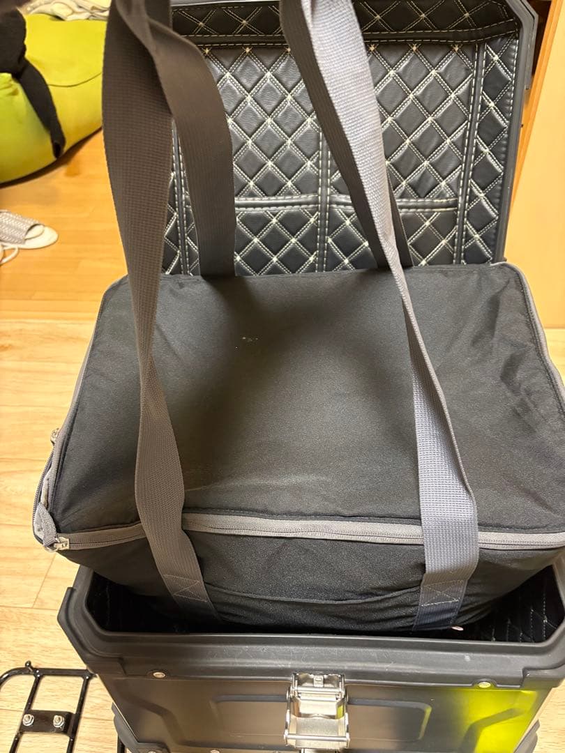 バイク用リアボックス55ℓ、サーモスクーラーバック付き