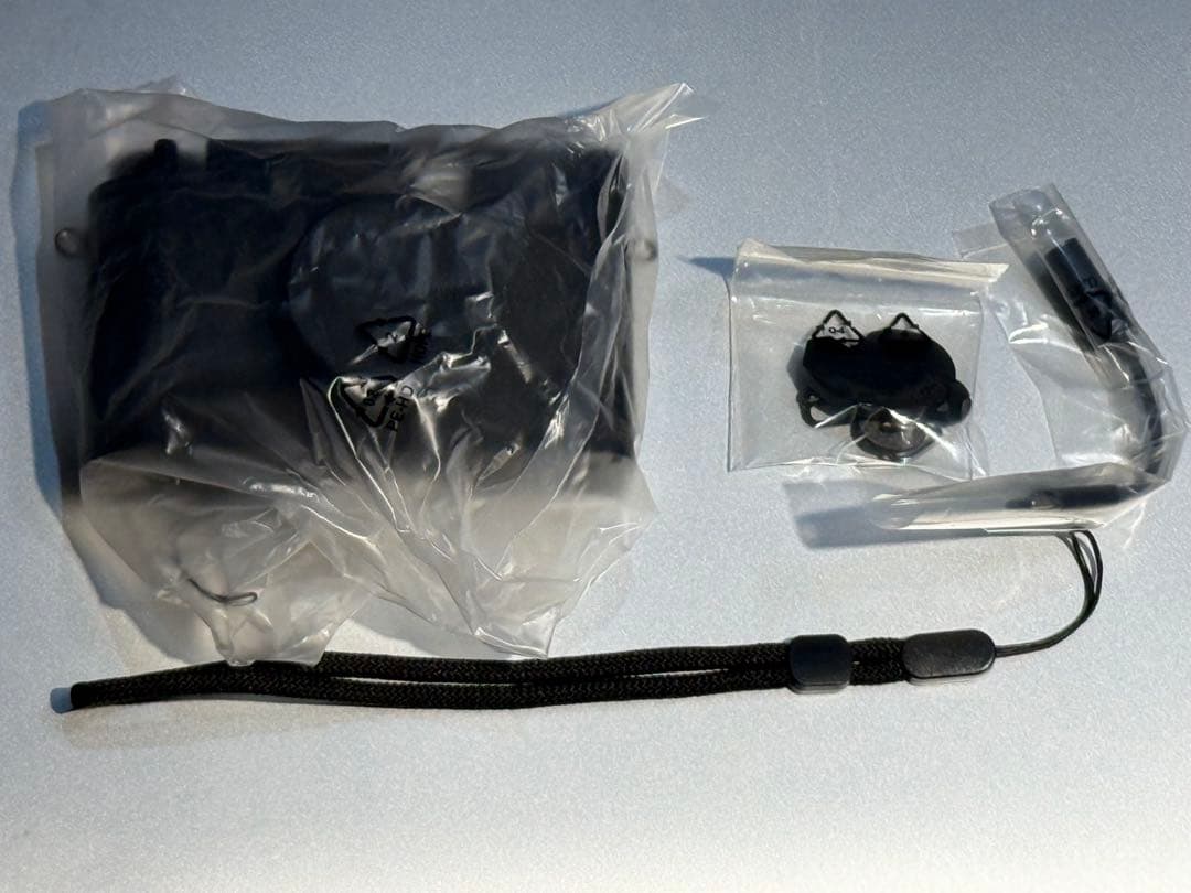 新品同様　FUJIFILM X half （X-HF1）ブラック多言語 正規品