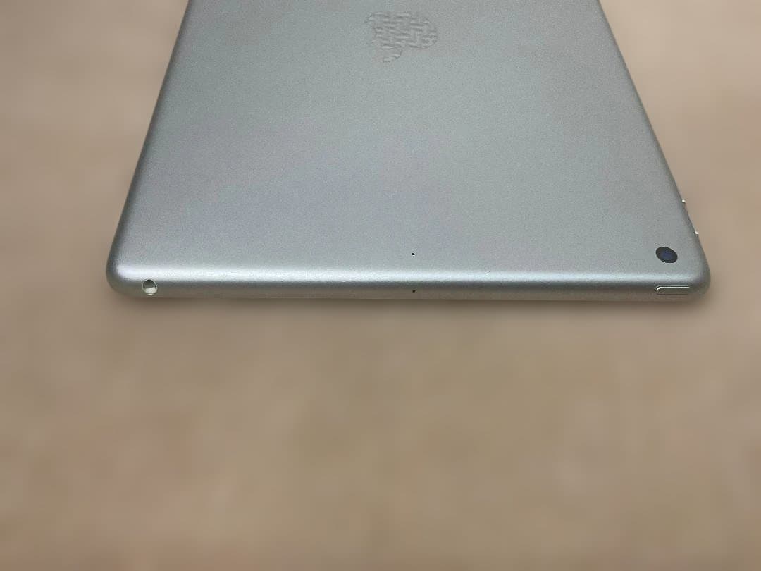 美品稼働品 Apple iPad 第7世代 シルバー 32GB Wifi