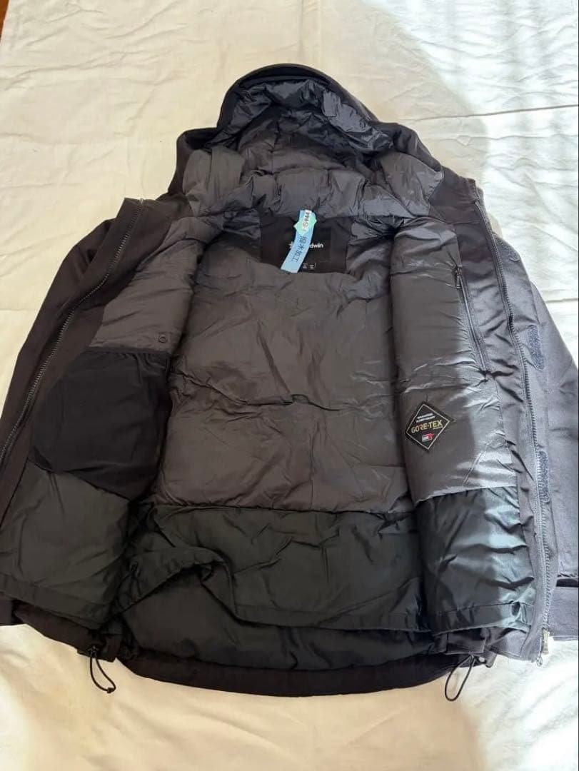 【美品】GOLDWIN G11311P ダウンジャケット S ブラック スキー
