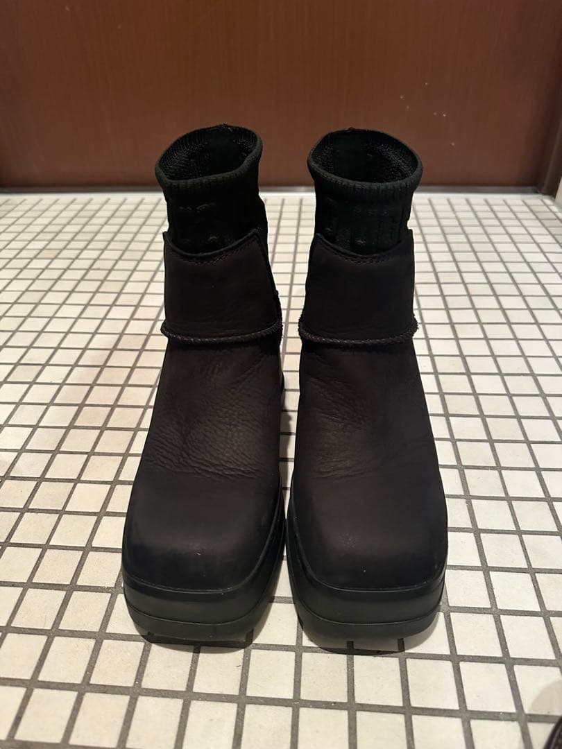 UGG Moxy Chelsea モクシーチェルシー ブーツ