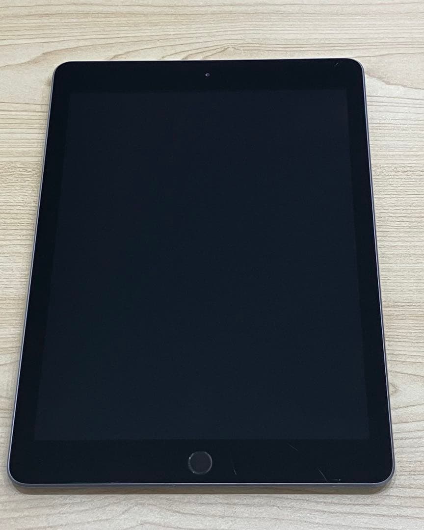 aPoro iPad 第6世代　32GB Wi-Fiモデル スペースグレイ