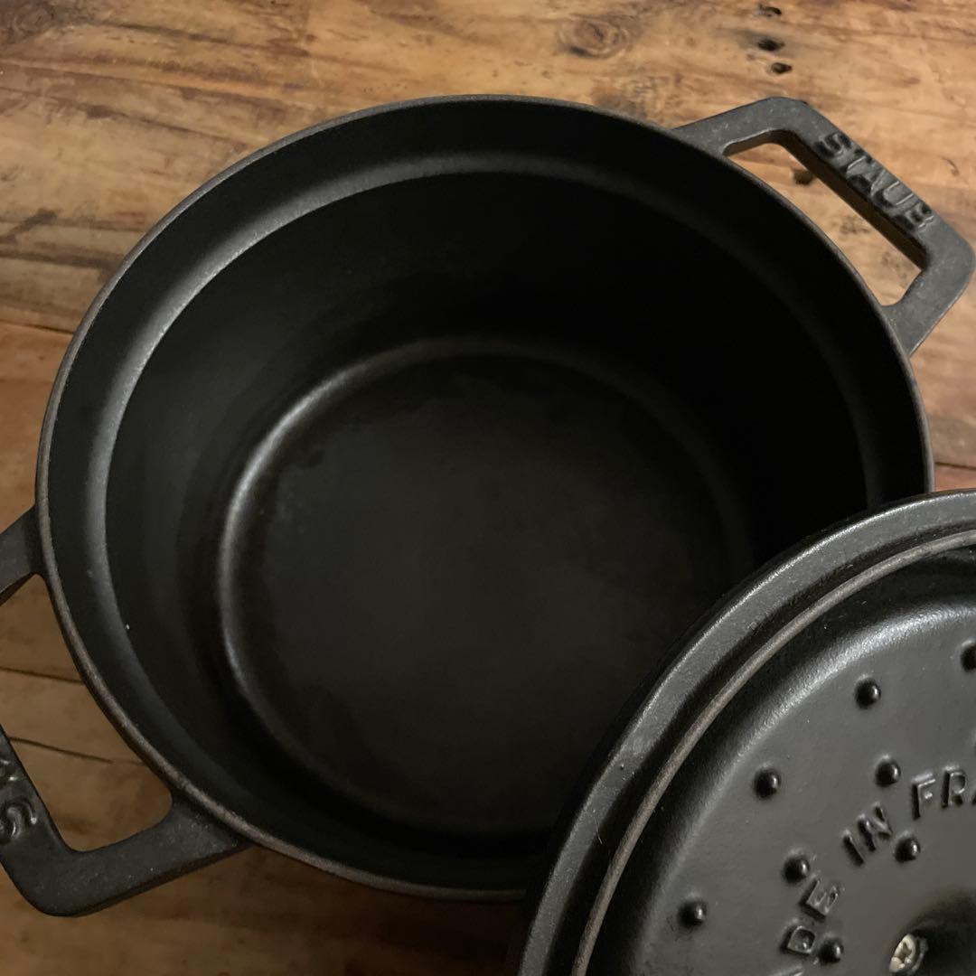 フランス製 ストウヴ鍋　鋳鉄鍋 20cm 蓋付き お買得