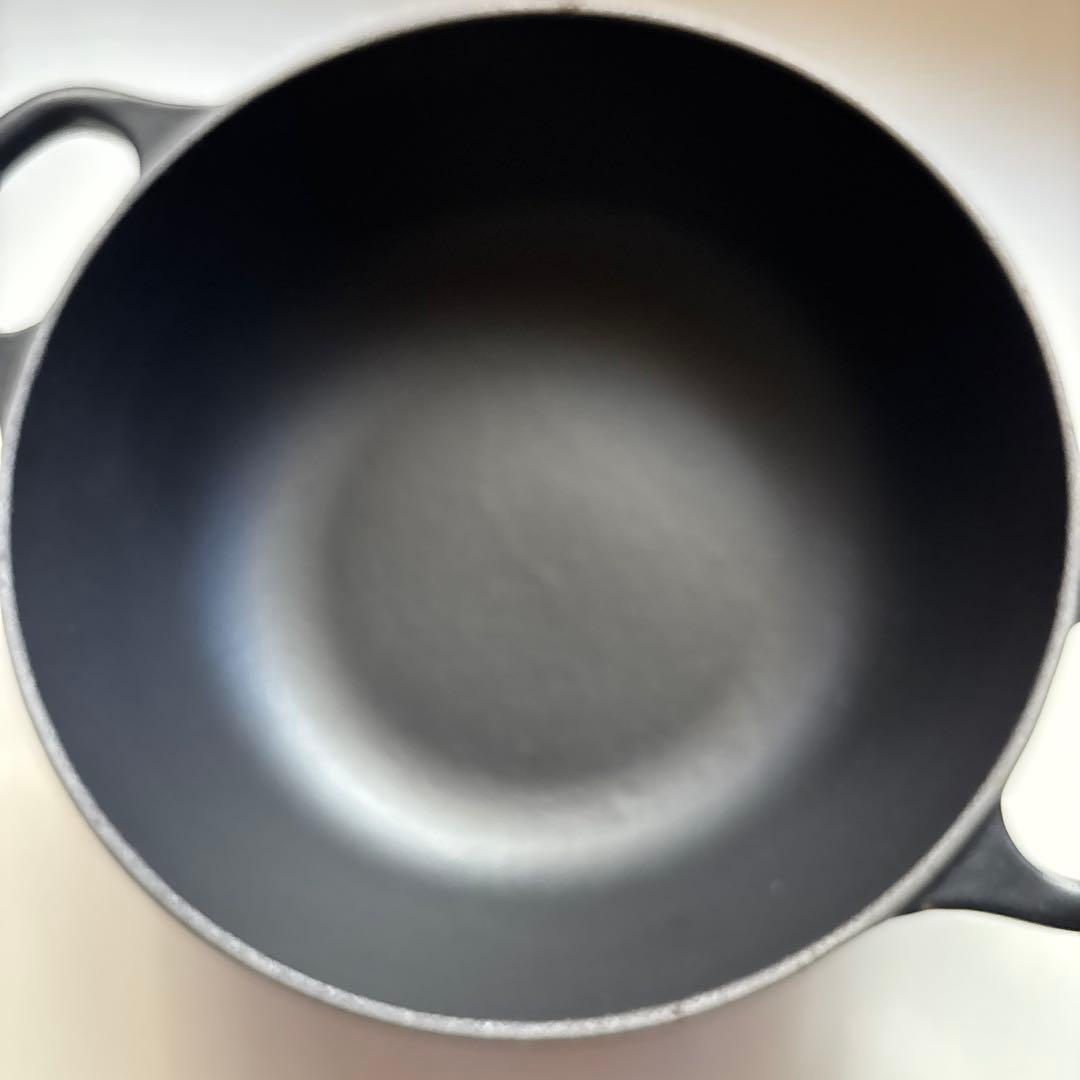 【美品】ルクルーゼ マルミット 両手鍋 18cm マットブラック