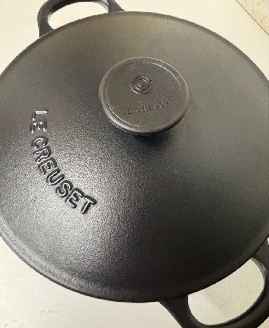 【美品】ルクルーゼ マルミット 両手鍋 18cm マットブラック