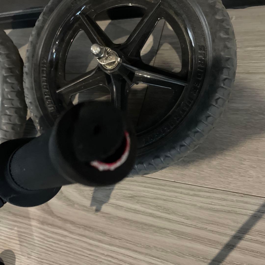 ストライダー　パーツ　サドル　ハンドル　タイヤ