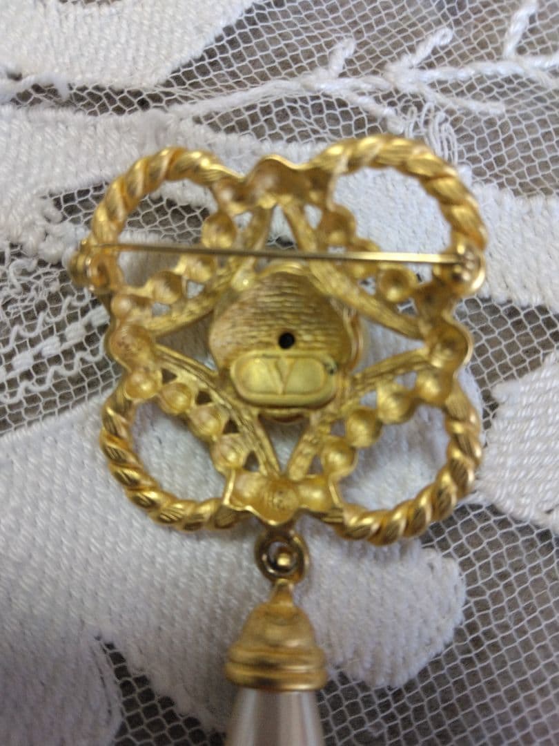 レア★VALENTINOヴァレンティノ★パール付きブローチ金ゴールドアクセサリー