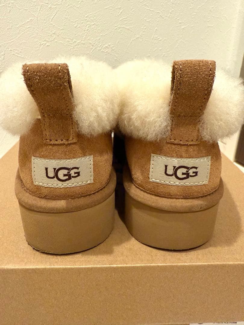 UGG I-NITA PLATFORMサイズ7 24CM