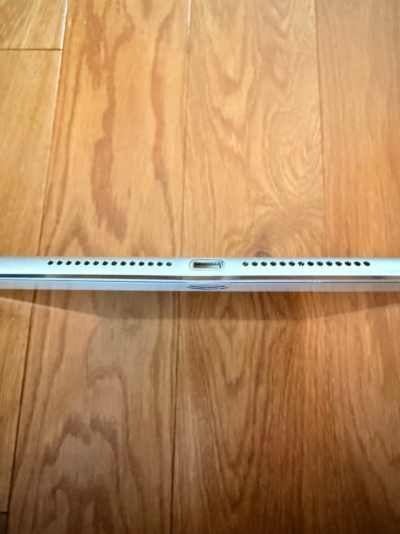 超美品☆iPad Air2 Wi-Fi+Cellular simフリー　32GB