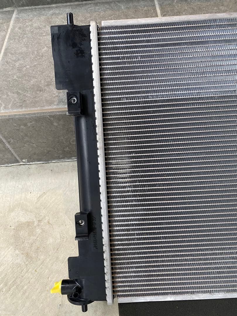 トヨタ　GR86 純正ラジエター　使用少なめ