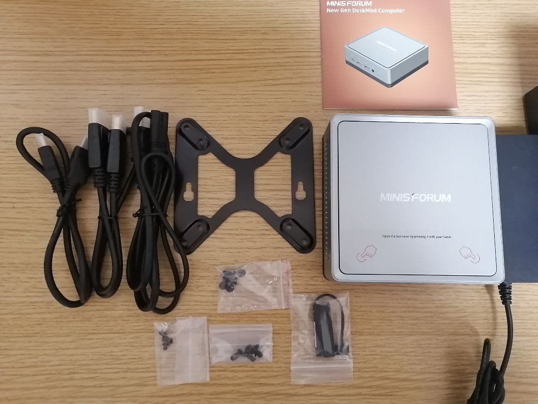 ミニPC MINISFORUM UM350