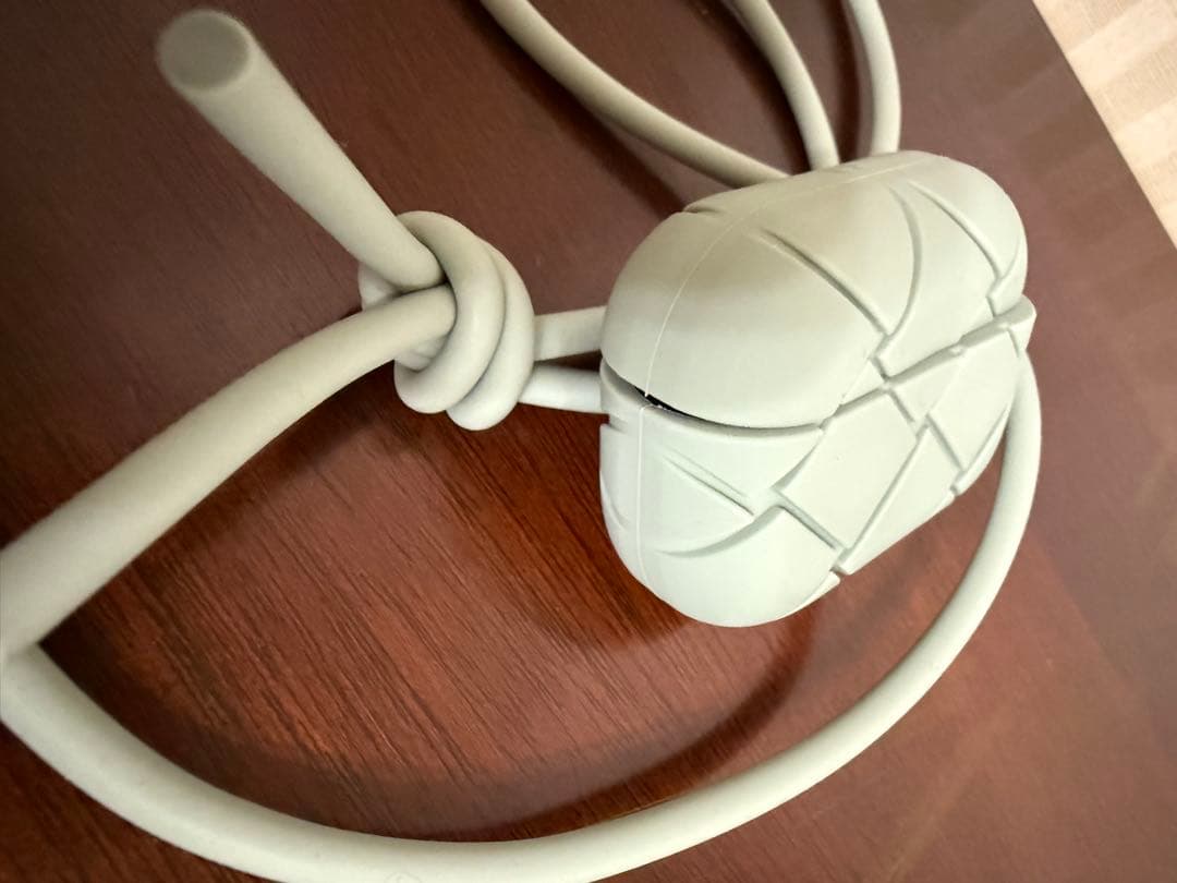 Bottega Veneta AirPodsProケース　イントレチャート