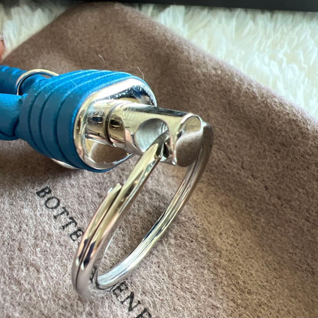 値下げ不可！新品BOTTEGA VENETA 編み込みレザーキーホルダー