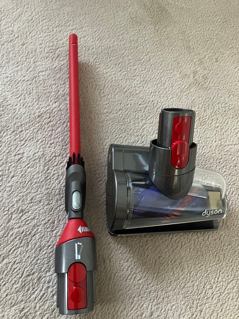 ハンディクリーナー ダイソン V8 Focus Clean 掃除機 シルバー