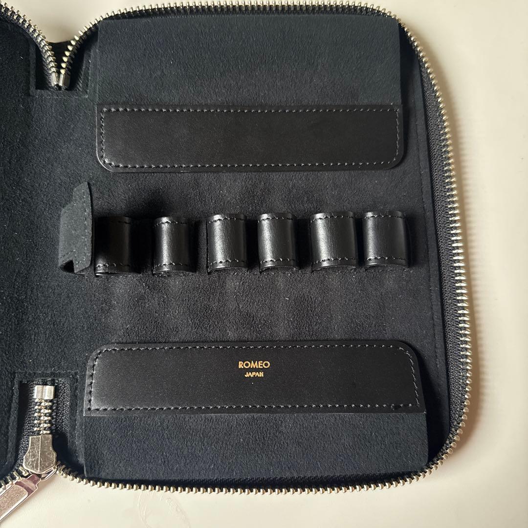 最値下げ‼️伊東屋　ロメオ　クロコ型押しコレクションペンケース（６本用）