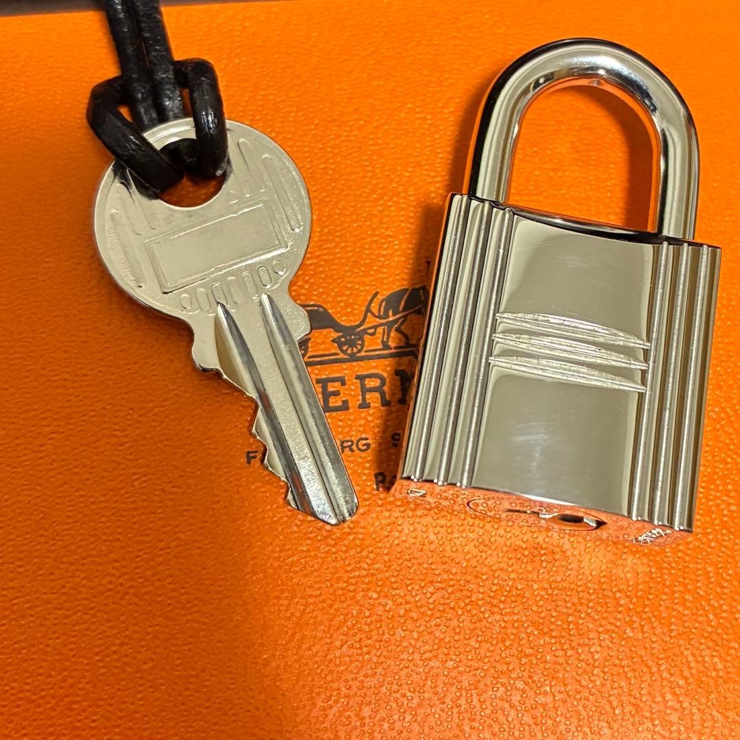 美品　エルメス シルバー　カデナ　南京錠　パドロック　鍵　キー　NO120