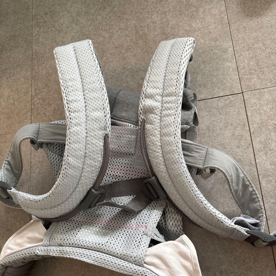 グレー 抱っこ紐　ベビービョルン　ハーモニー