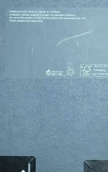 Galaxy　s22ultra simフリーおまけ付き。