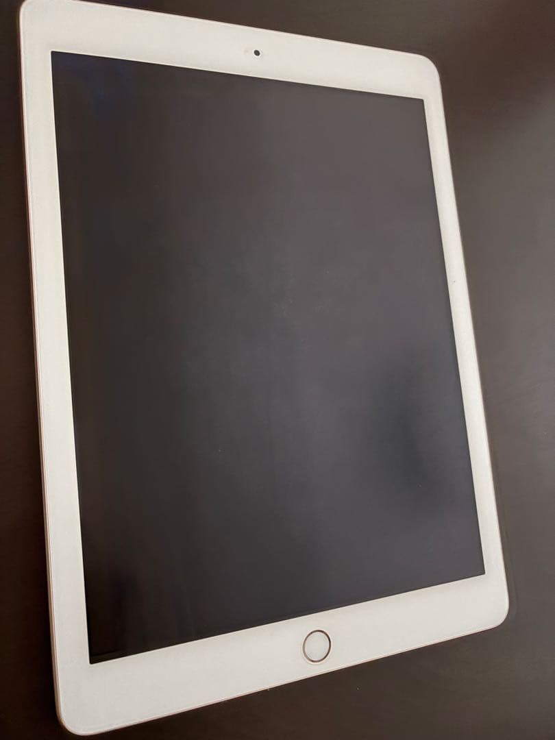 Apple iPad（32GB）ゴールド　本体