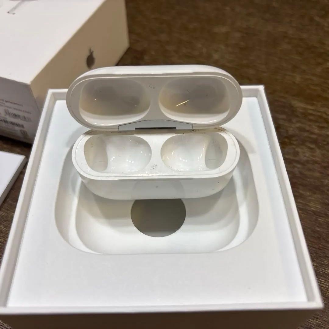 Airpods Pro2 (USB Type-C)。ケース付き。