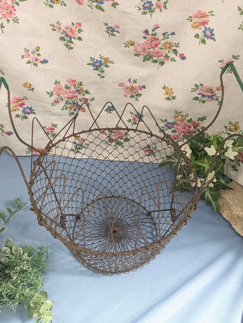 イギリス アンティーク ワイヤーバスケット 両サイド固定金具付き