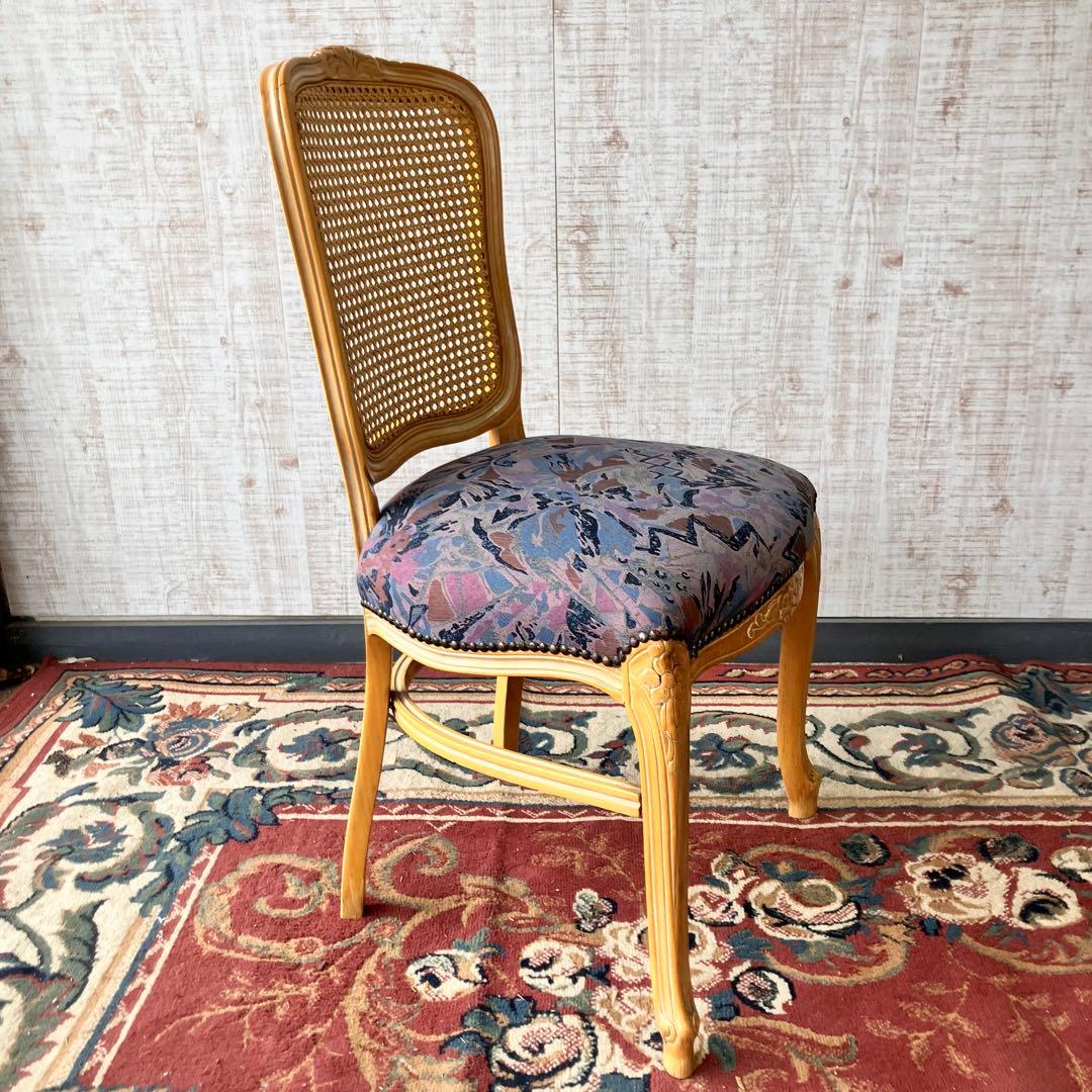 g8 イタリア家具 花柄彫刻 リベット打ちダイニングチェア 木製椅子 ビンテージ