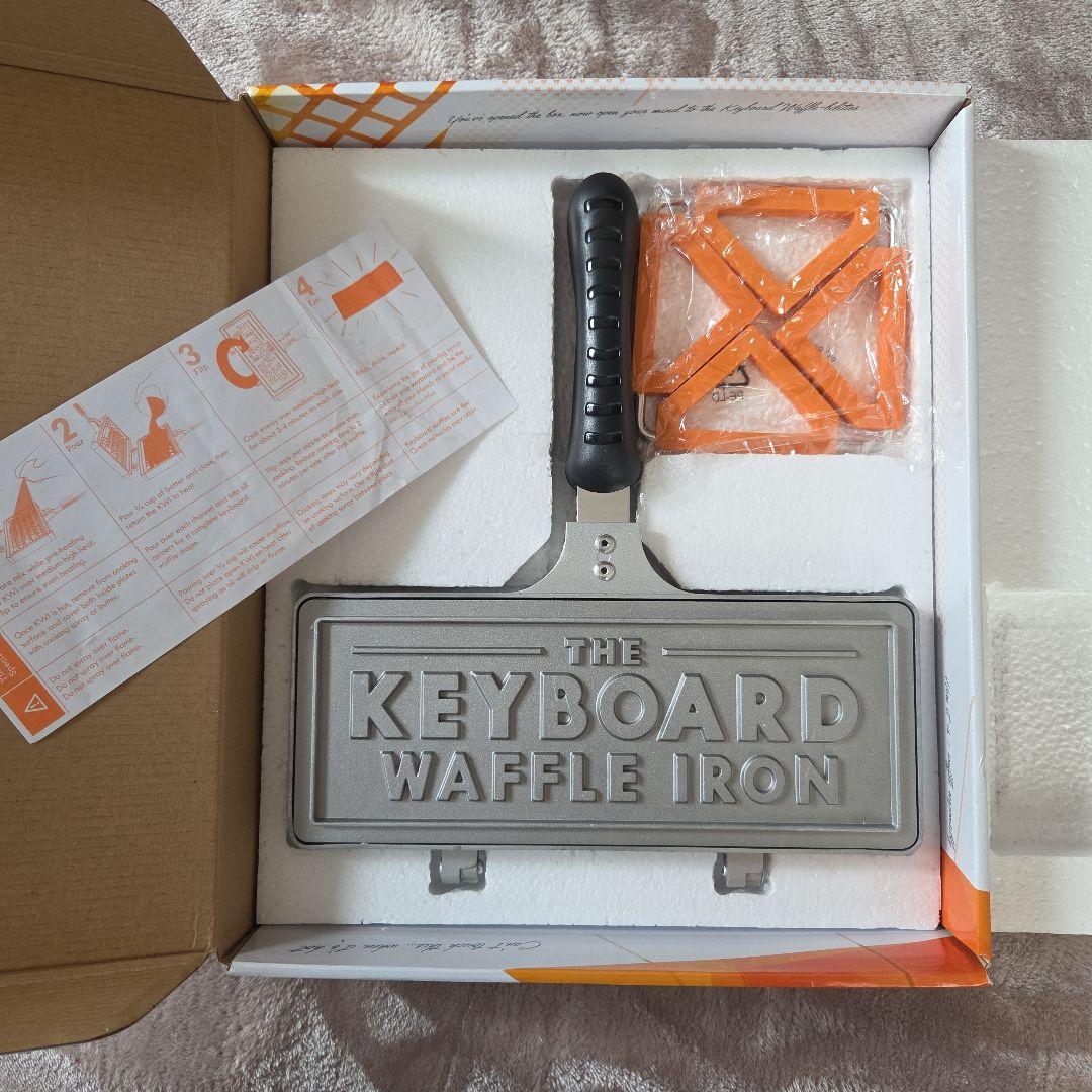 【新品未使用】人気！キーボード型ワッフルメーカー