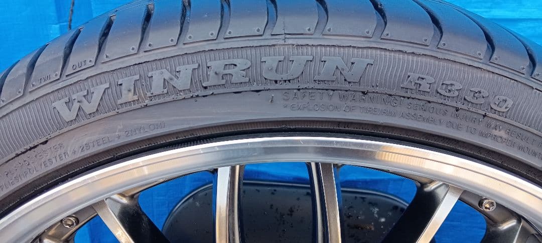 ロクサーニ マルチフォルケッタ　MS3 21インチ タイヤホイール4本セット