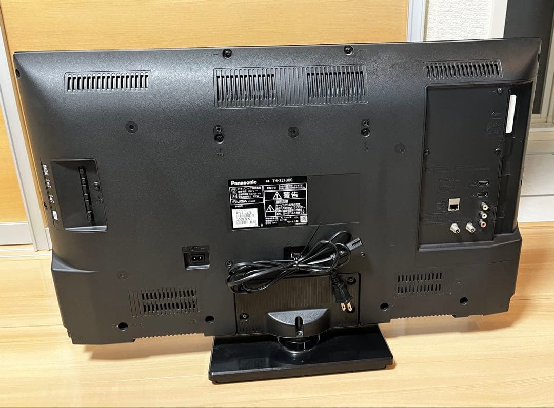 Panasonic TH-32F300 32インチテレビ 2019年