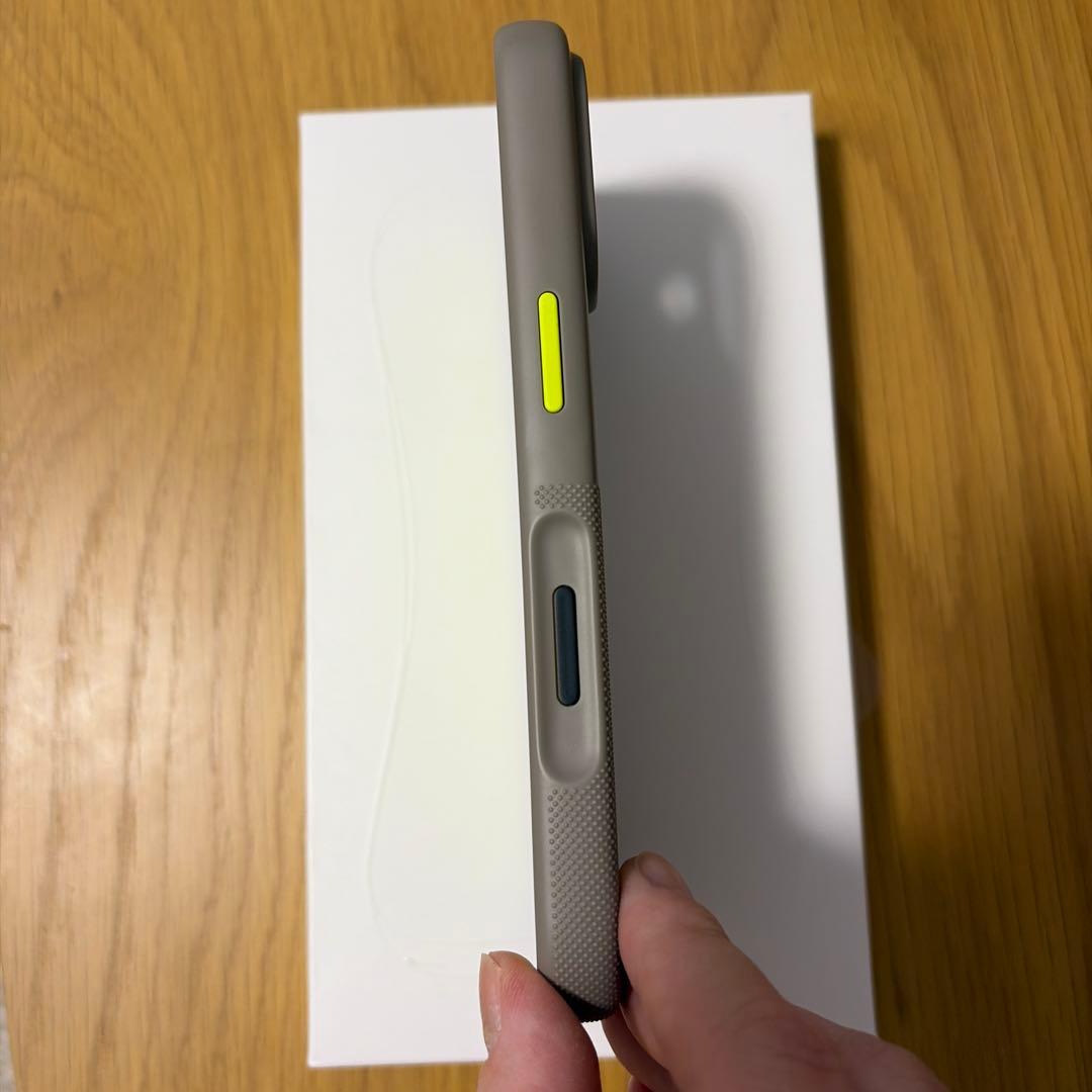 beats iPhone17用ケース グレー