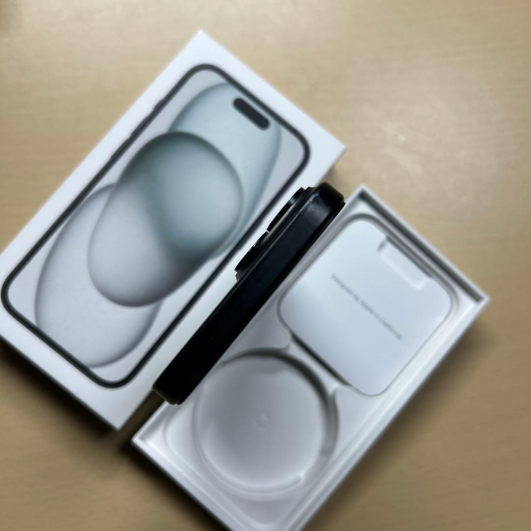 iPhone15 128GB SIMフリー　割れなし　バッテリー最大容量84%