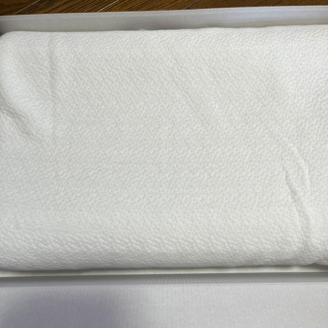 【極美品】ヒツジのいらない枕　ホワイト 長方形　使用2回！