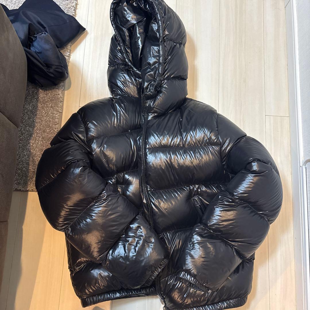 ニコ　黒 フード付きダウンジャケット