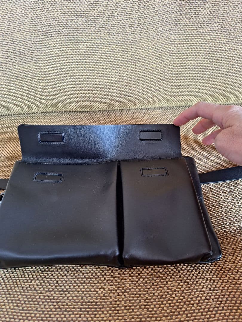 COS ブラックレザーウエストポーチ　新品