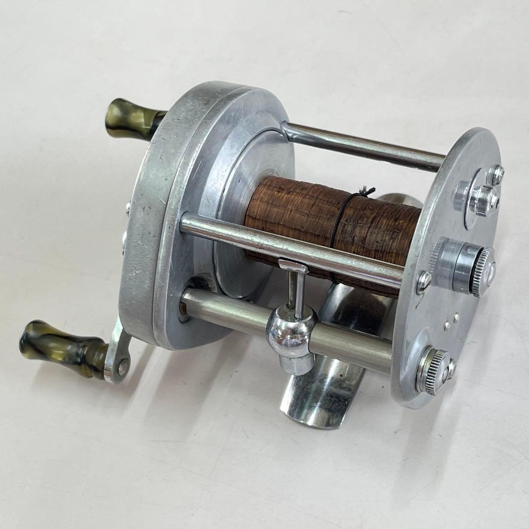 1940年 PFLUEGER SUPREME 1573 ダイレクトリール