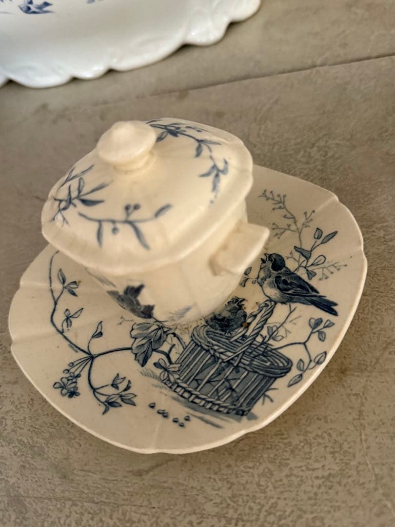 ジアンGienフランスアンティーク陶器小鳥とカゴの柄ムタディエマスタード入れ