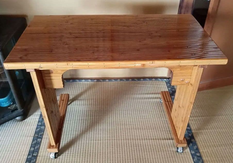 6キャスター付き　竹製　シンプルテーブル 移動可能