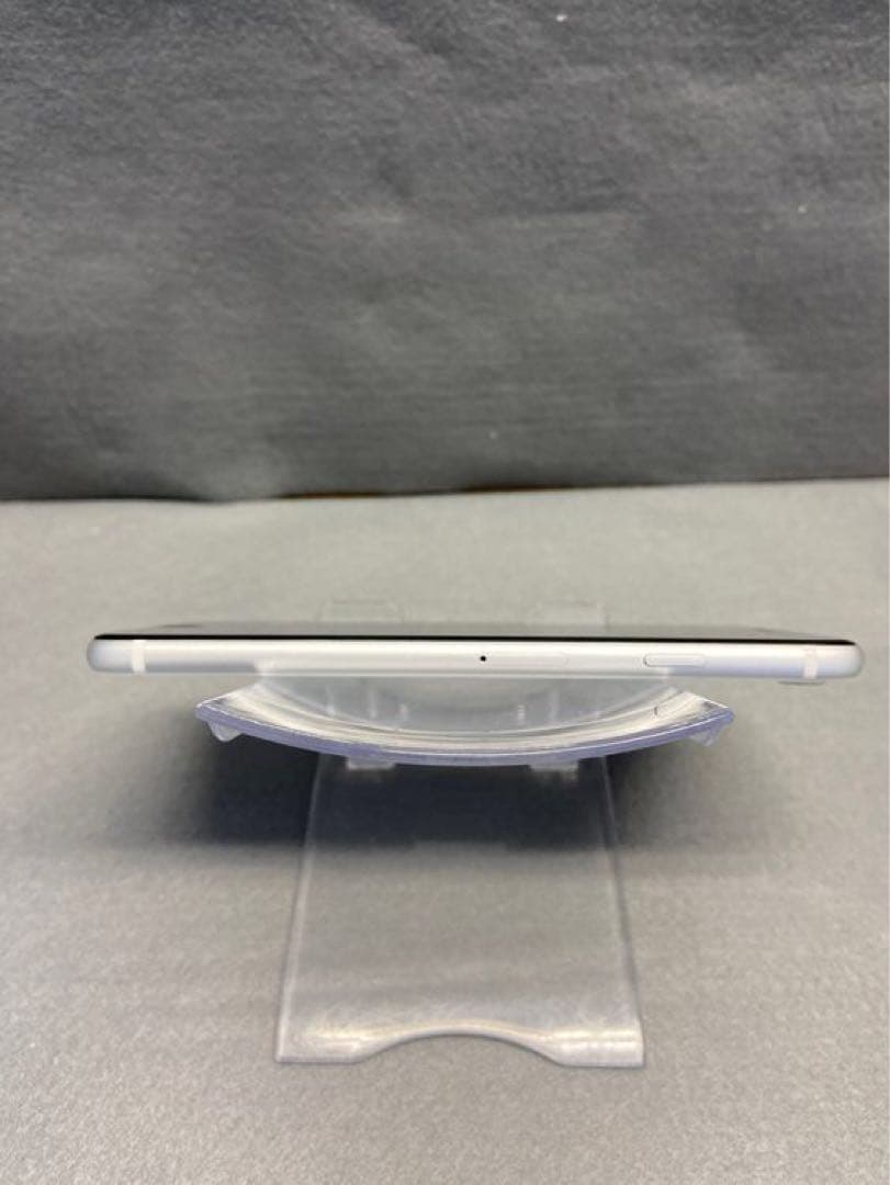 超美品 国内版 SIMフリー iPhoneSE 第2世代 64GB ホワイト色