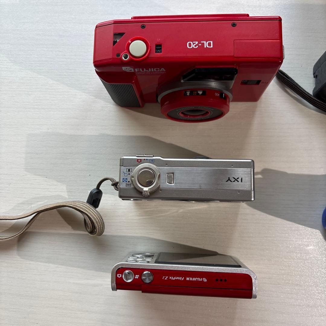 デジタルカメラセットとフィルムカメラ（各種ブランド） … **ジャンク**