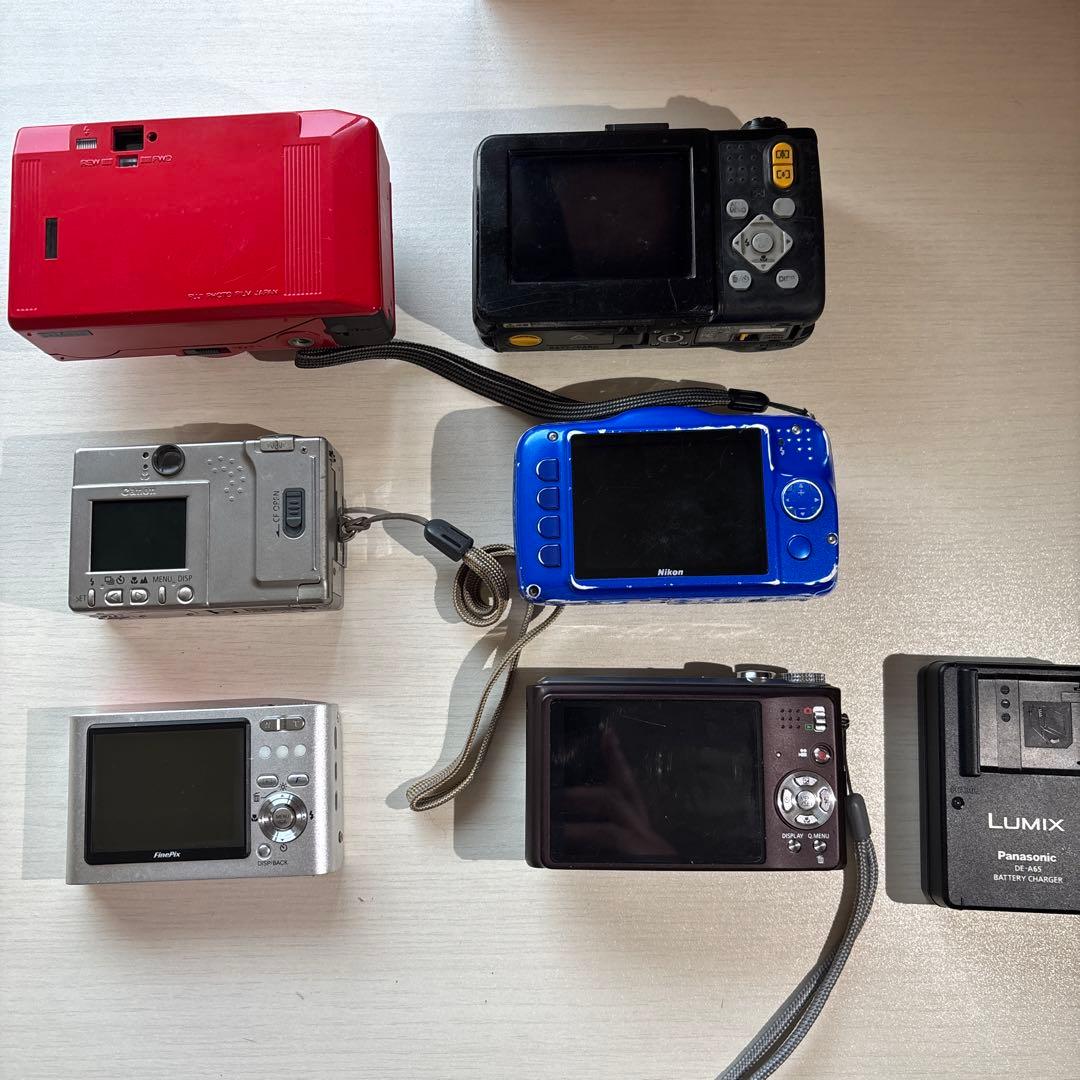 デジタルカメラセットとフィルムカメラ（各種ブランド） … **ジャンク**