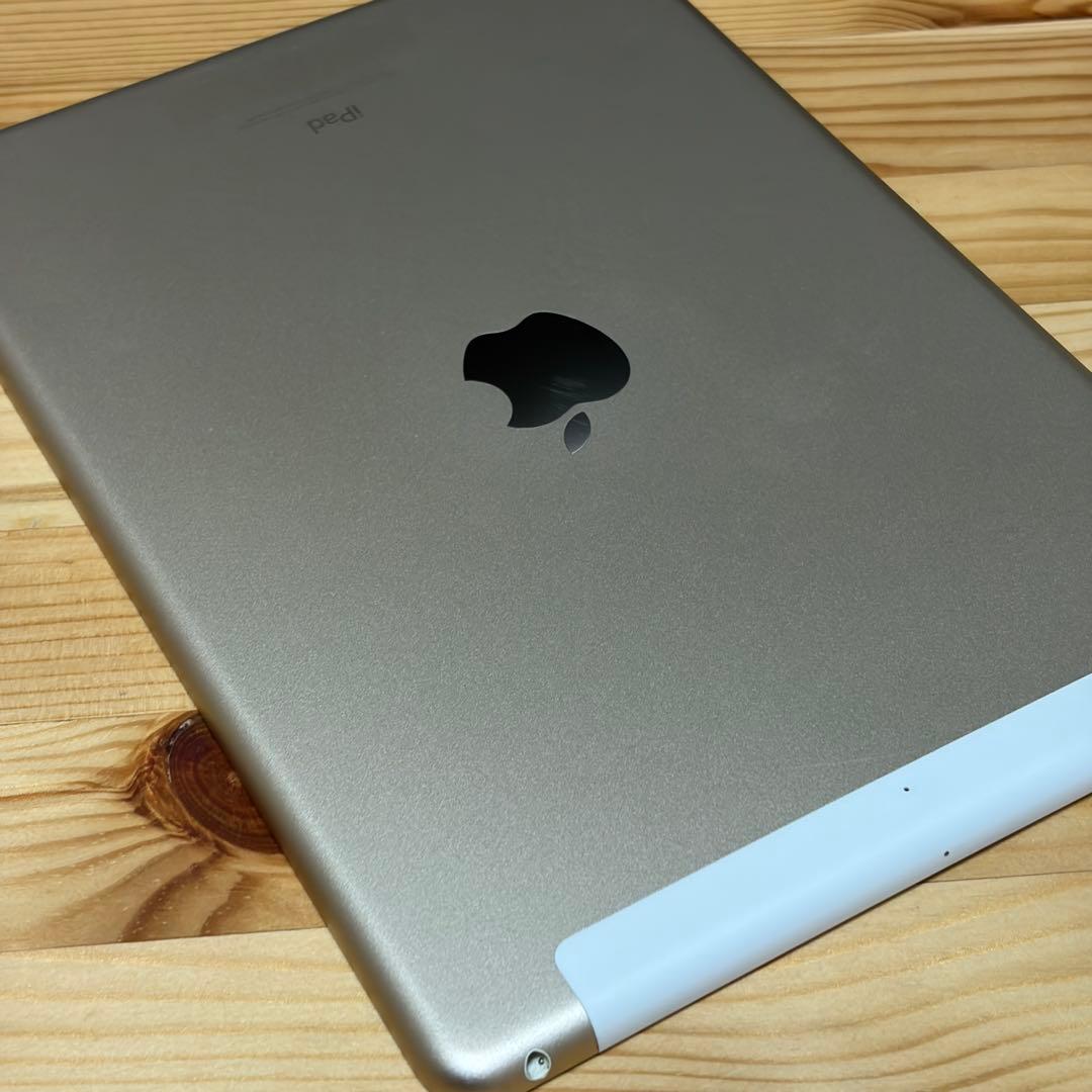 iPad 第五世代　32GB セルラーモデル　53801