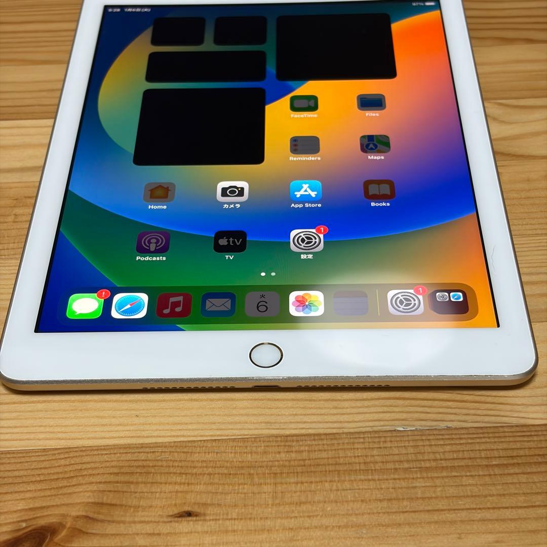 iPad 第五世代　32GB セルラーモデル　53801